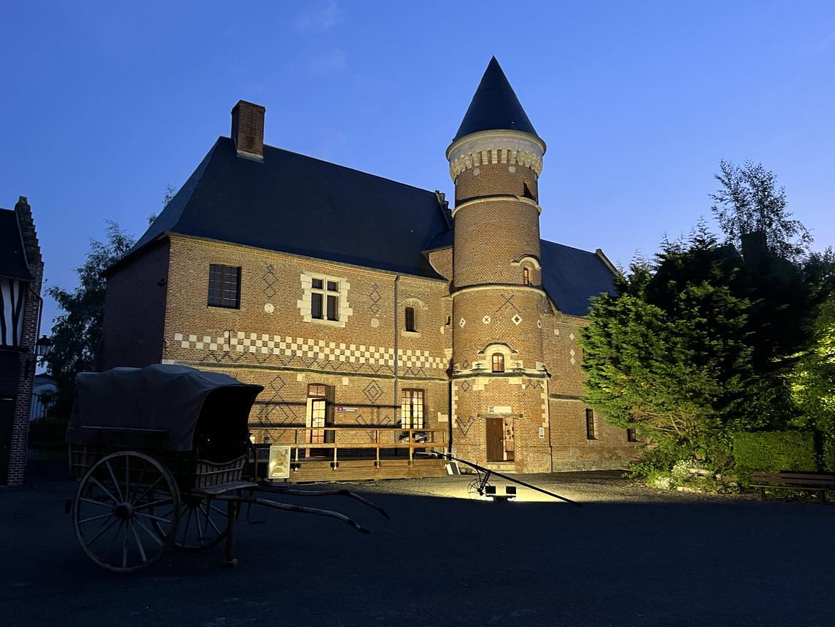 Manoir De Fontaine Eclaire